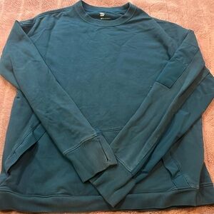 Dark Green all in motion crewneck with pockets (size S)